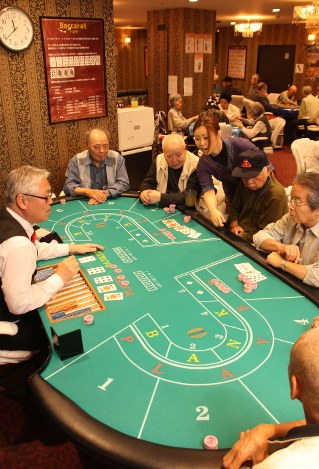 An informed Ports Playing Inside Vegas In the Starburst game real money 2026